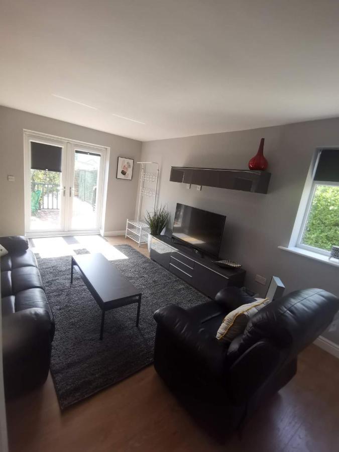 Street Retreat Apartemen